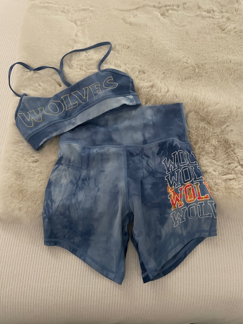 Darc Sport XS matching blue shorts and sports bra